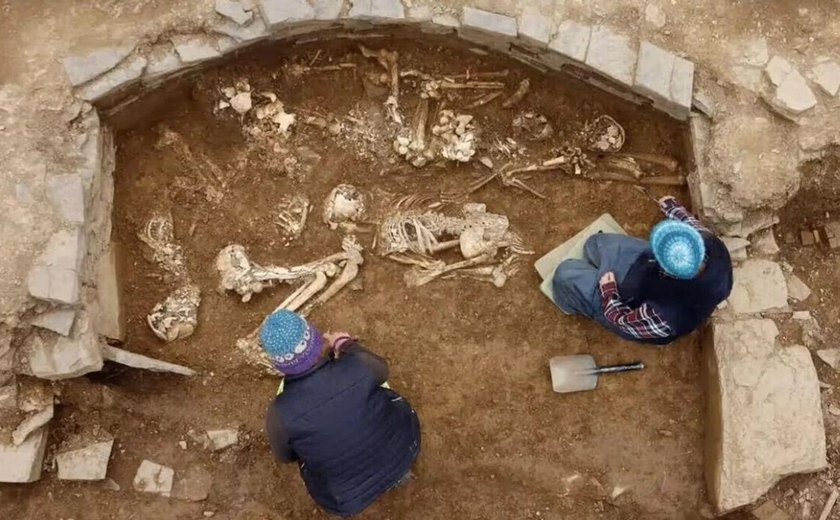 Arqueólogos revelam detalhes de túmulo de menino da nobreza do século VII achado na Alemanha