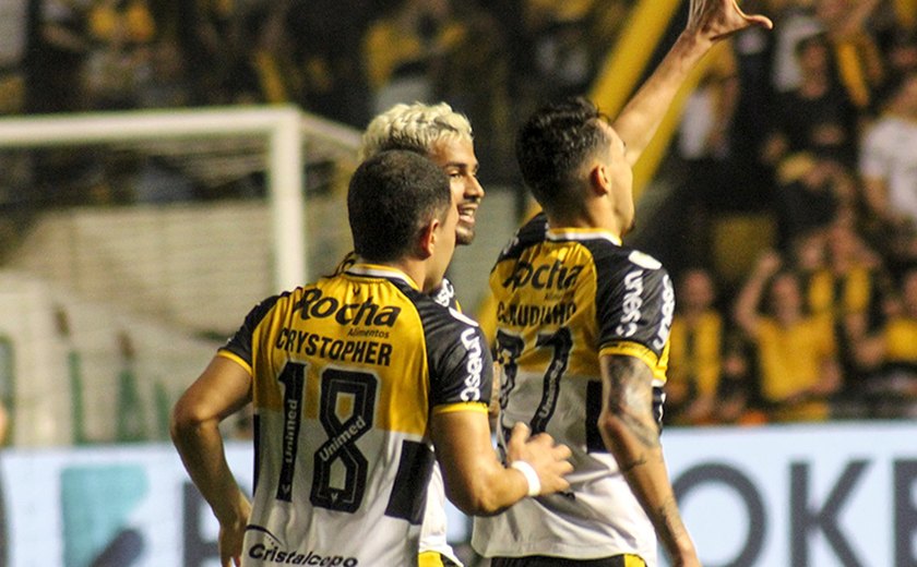 Criciúma vence por 2 a 1 a Ponte Preta e fica entre os primeiros da Série B