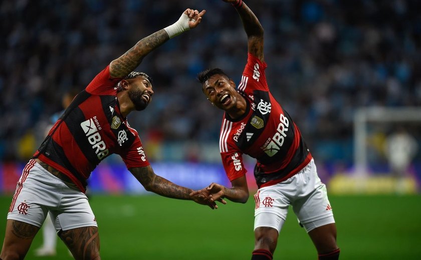 Flamengo vence Grêmio e fica com vantagem na Copa do Brasil