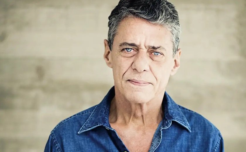 Chico Buarque vai celebrar 80 anos em Paris com filhas, sete netos e a mulher