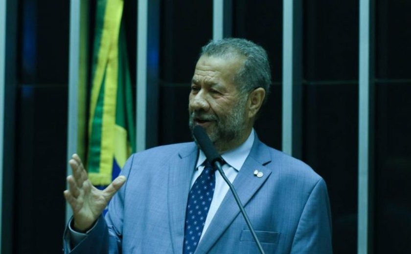 Lupi invoca 'careca do INSS' e 'vocação para esperteza' para se defender na Câmara