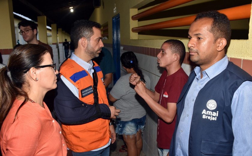 Paulo Dantas percorre abrigos de desalojados e desabrigados no Trapiche e Vergel