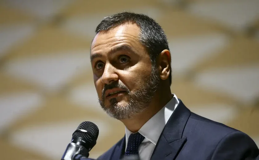 Diretor-geral da PF defende piso orçamentário para segurança