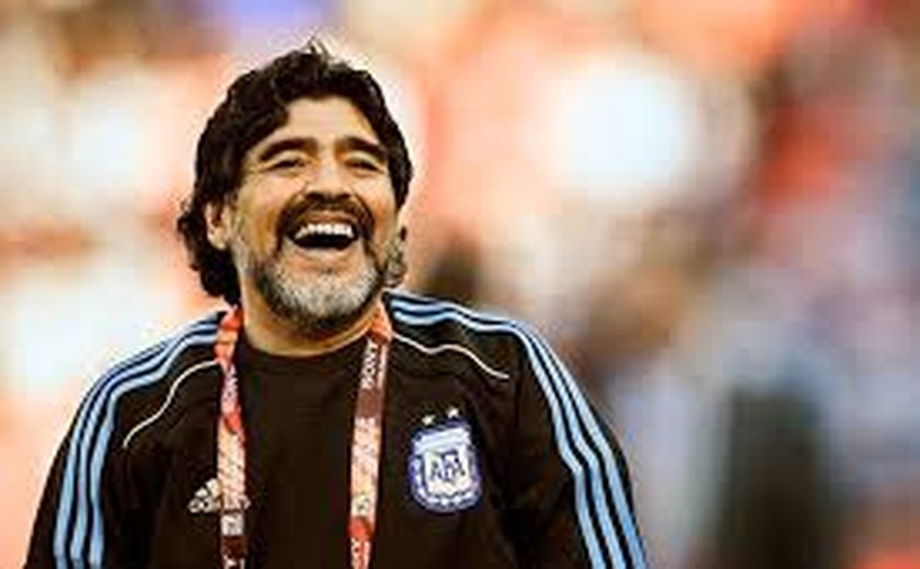Tribunal argentino adia julgamento pela morte de Maradona; entenda