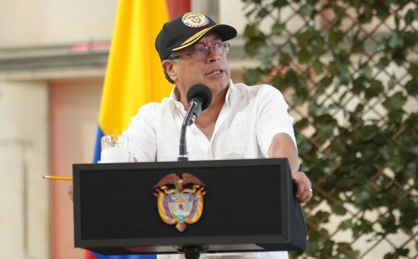 Petro, da Colômbia, pede a Maduro que divulge dados eleitorais