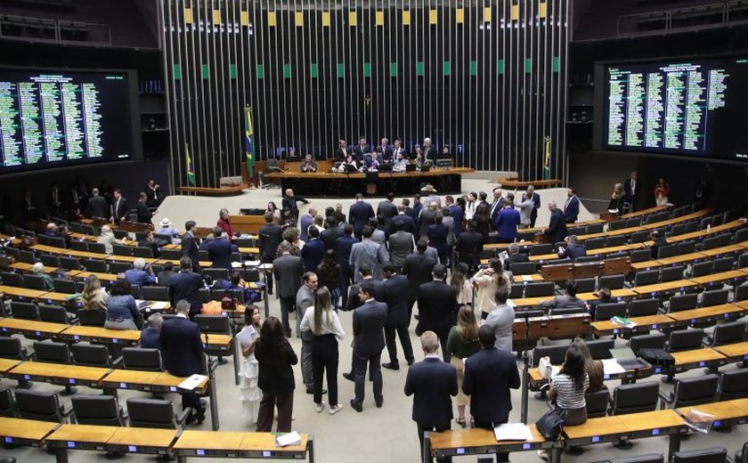 Deputados aprovam regime de urgência para seis projetos; acompanhe