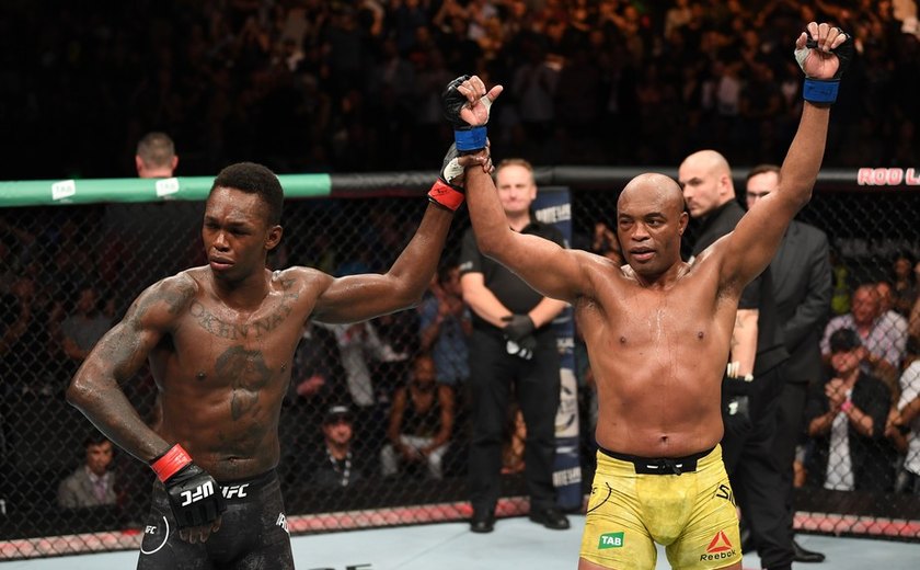 Anderson Silva perde por decisão unânime, mas é reverenciado por Adesanya