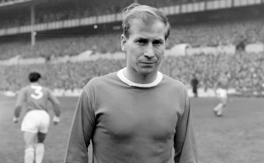 Sir Bobby Charlton era o último sobrevivente do desastre aéreo de Munique