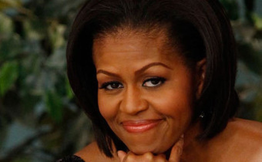 Livro de Michelle Obama quebra recorde de &#8216;Cinquenta Tons de Cinza&#8217;