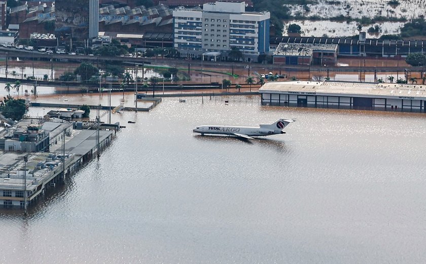 Saga de passageiros para remarcar passagens aéreas para Porto Alegre não tem fim. Veja os direitos do consumidor