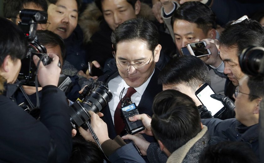 Herdeiro da Samsung é liberado após 22 horas de interrogatório