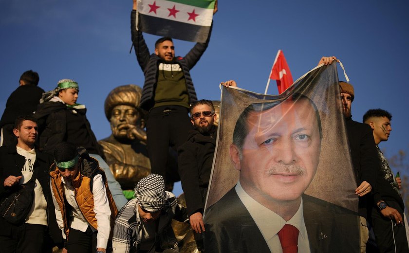 Turquia e Síria poderão lançar operação militar de grande escala contra curdos, diz mídia