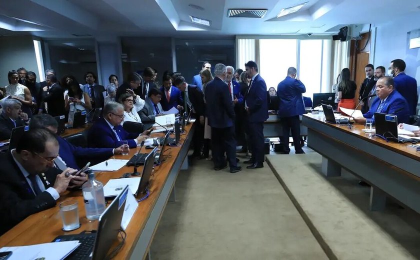 Deputados podem votar nesta quarta-feira taxação de compras internacionais de até US$ 50