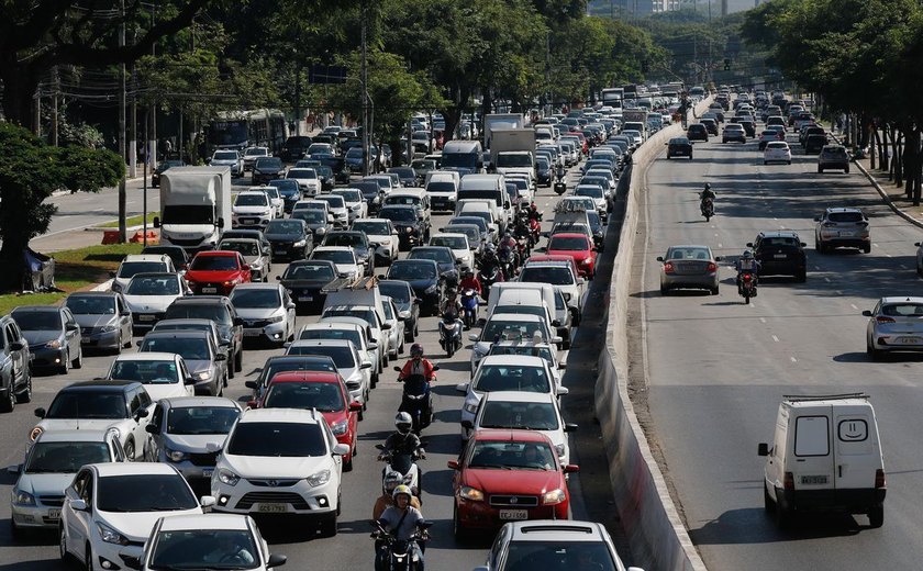 Mortes por trânsito crescem 32% em São Paulo