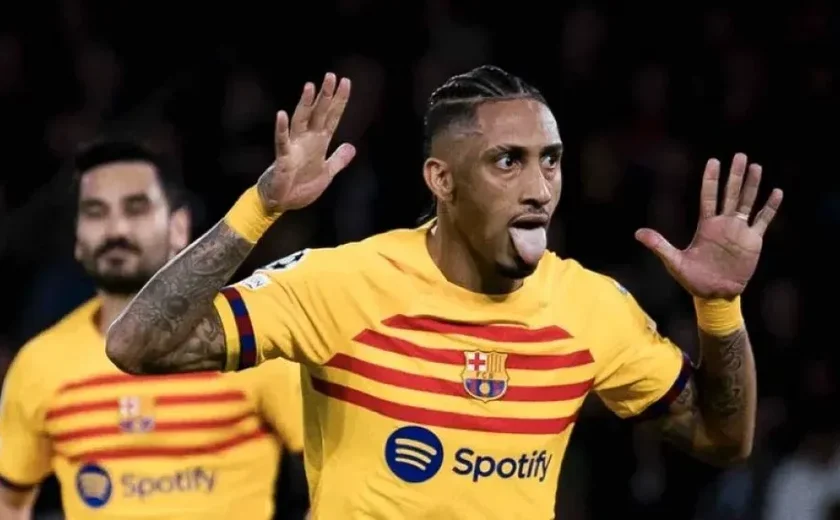 Raphinha recebe multa de R$ 3,3 mil por homenagear o Rio Grande do Sul em gol pelo Barcelona