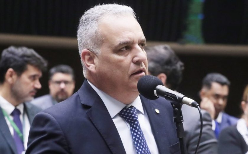 Relator da CPI do INSS ameaça dar voz de prisão a delegado da PF em reunião secreta