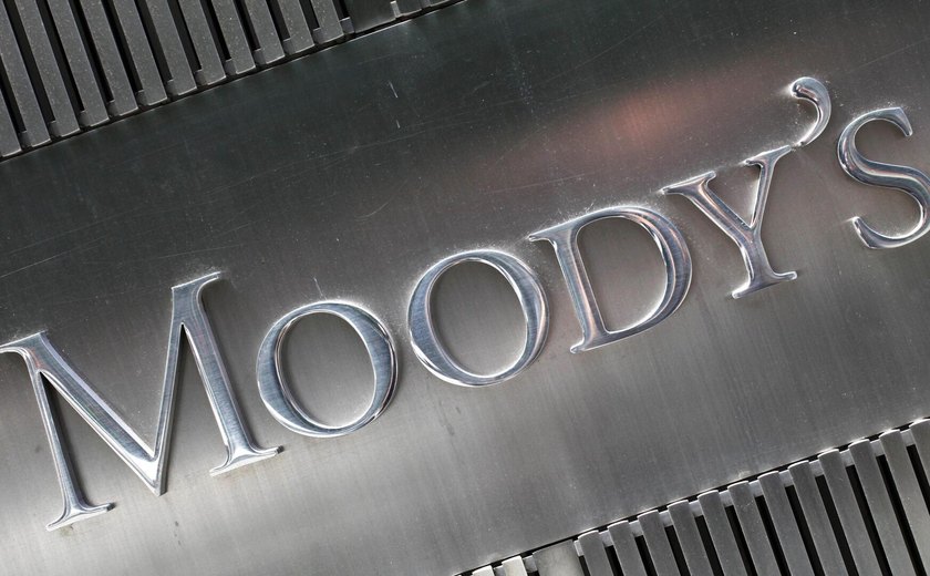 Moody's rebaixa classificação de crédito dos EUA e cita alta das dívidas do governo na última década