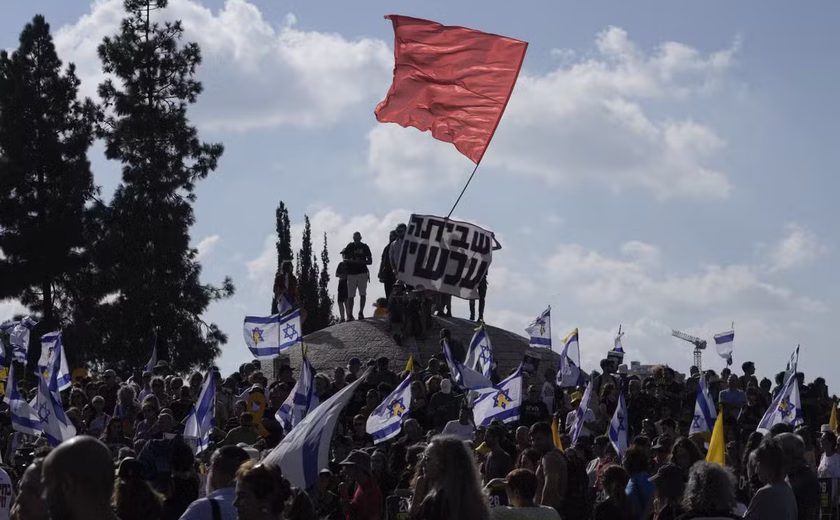 Greve geral em Israel pressiona governo a garantir acordo de cessar-fogo após descoberta de corpos de reféns em Gaza
