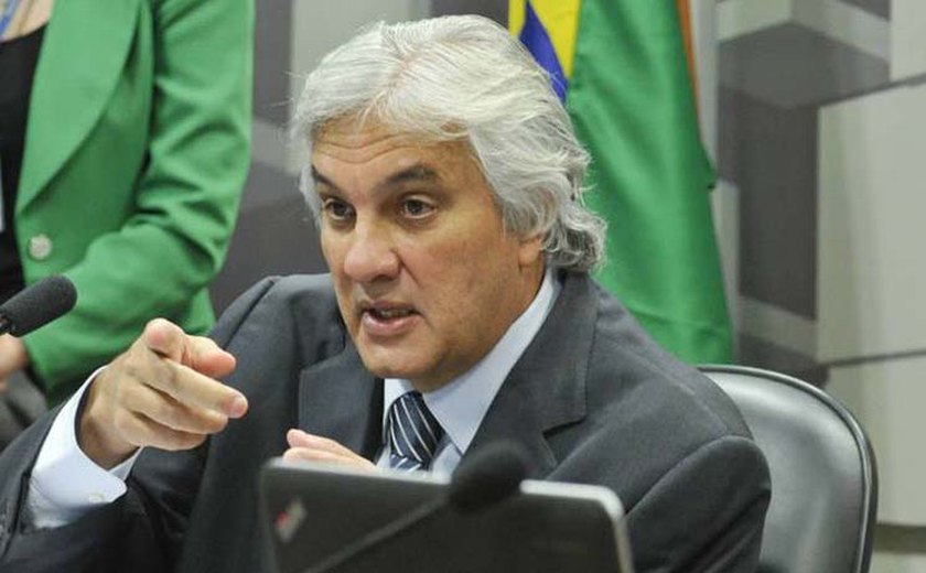 Delcídio do Amaral presta depoimento ao juiz Sérgio Moro em Curitiba