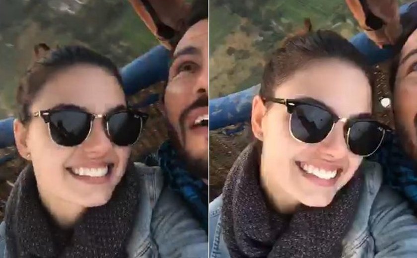 Isis Valverde curte passeio de balão