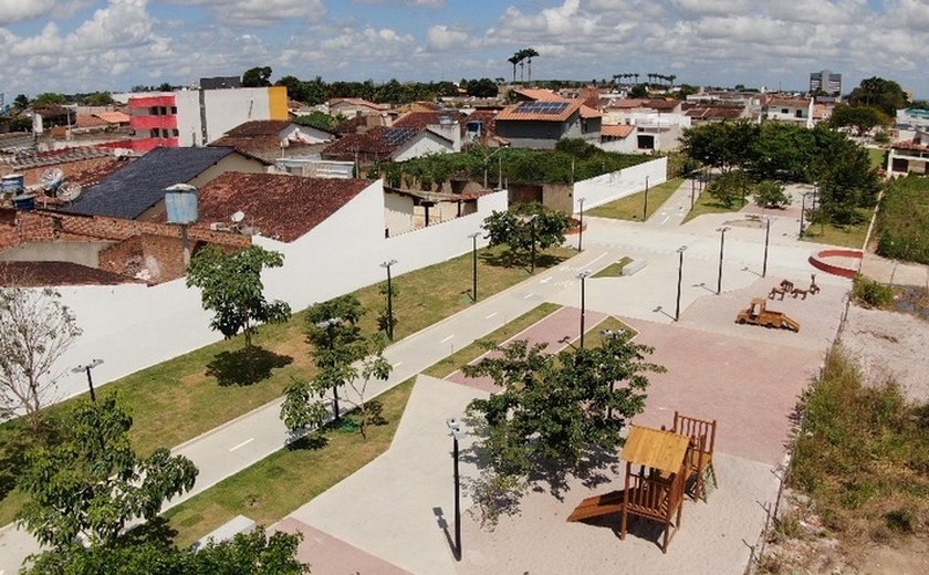 Obras de convívio urbano são alternativa para quem fica em Arapiraca no Carnaval