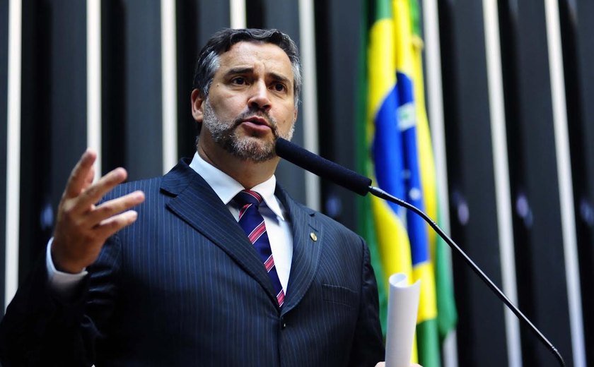 Líder do PT contraria Wagner sobre Ciro e diz que plano Lula está mantido