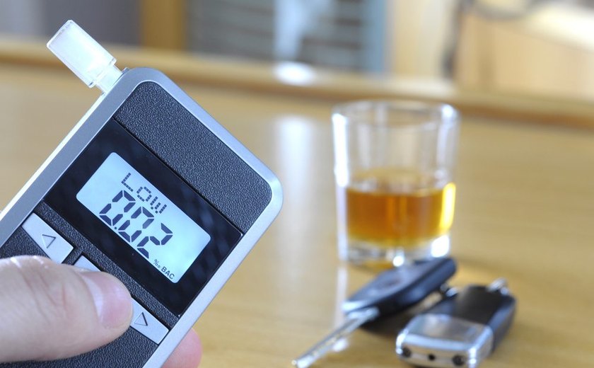 PRF vai usar bafômetro que identifica álcool por aproximação