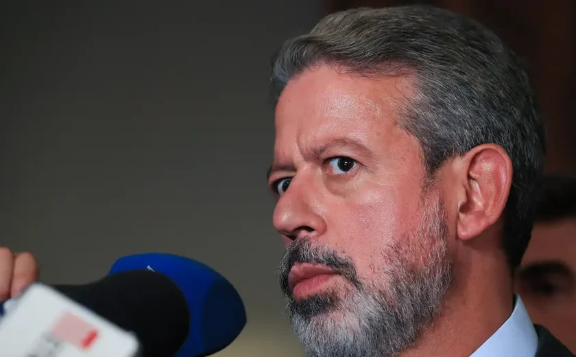 Lira cria comissão especial para analisar PEC das Drogas