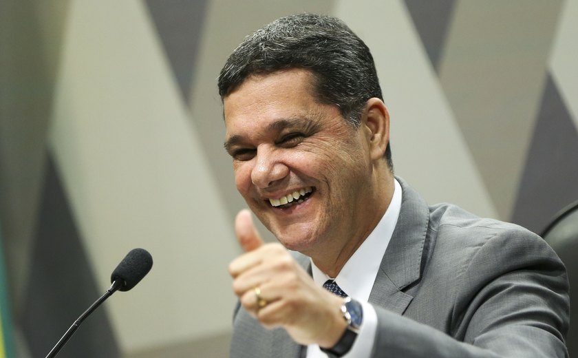 Ricardo Ferraço diz que aumento de salário do STF é &#8216;recado&#8217; para novo governo&#8217;