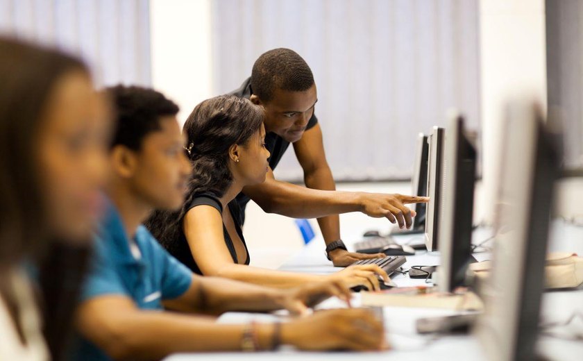Servidores das redes públicas municipais de ensino de AL podem participar de curso gratuito sobre Educação das Relações Étnico-Raciais e Quilombolas
