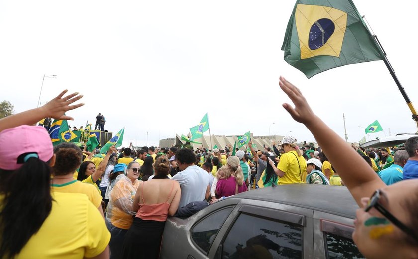 Moraes vota para condenar acusado de liderar acampamento golpista