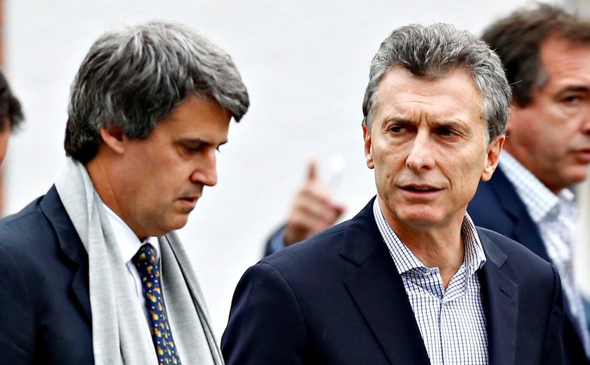 Macri demite ministro e divide Ministério da Fazenda e Finanças em dois