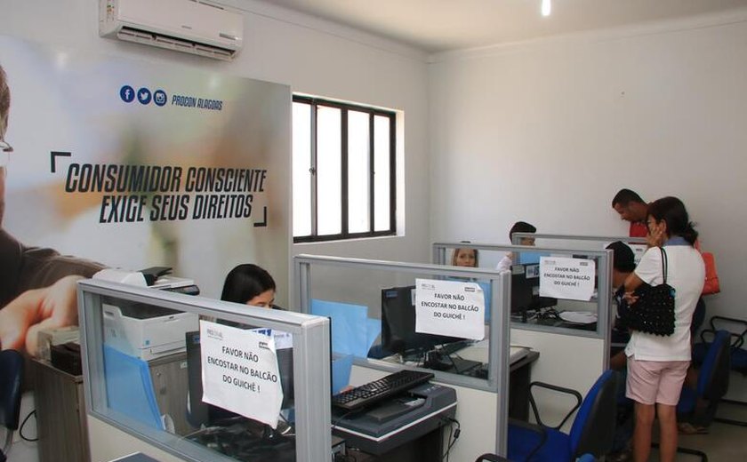 Procon Alagoas notifica empresas de plano de saúde em Maceió por suspensão dos serviços