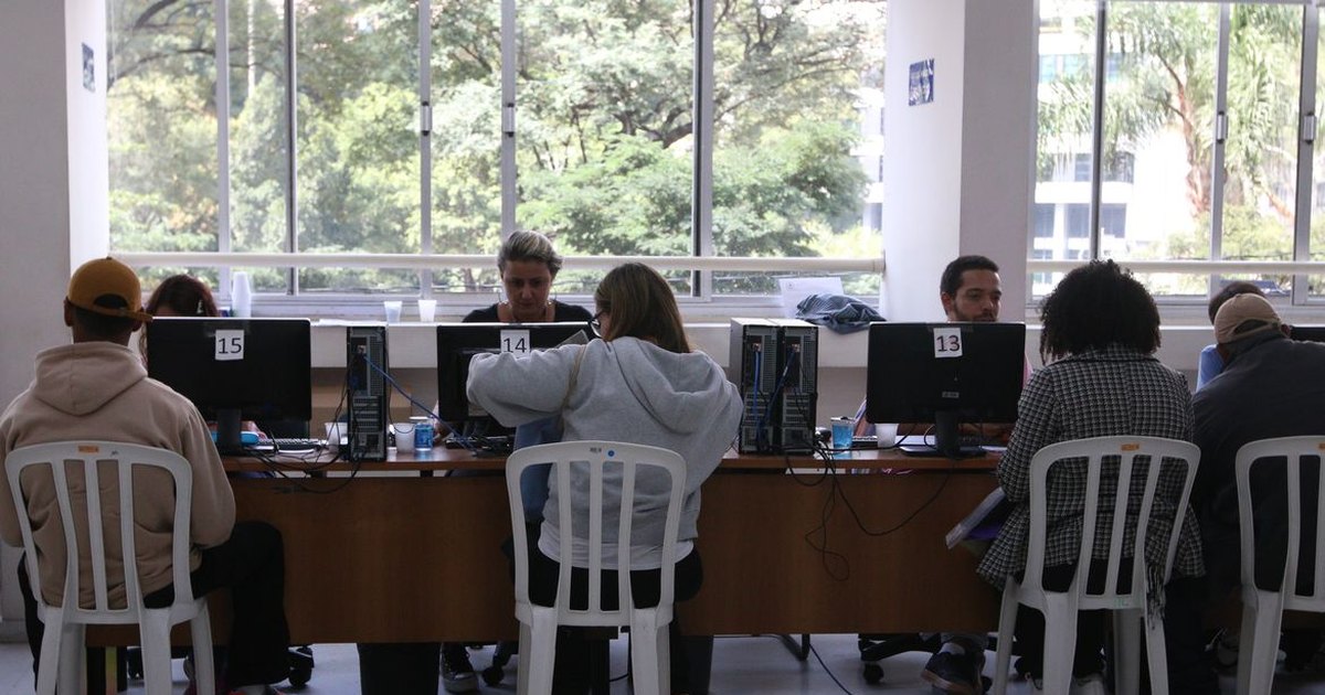 Mutirão para trans e travestis oferece mais de 1 mil vagas de emprego