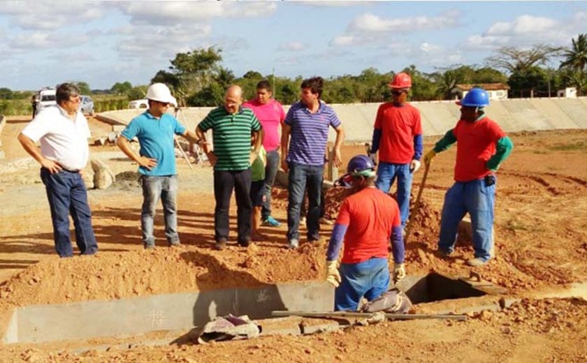 Prefeito acompanha o avanço dos trabalhos na estação de tratamento de esgotos (ete) de Penedo