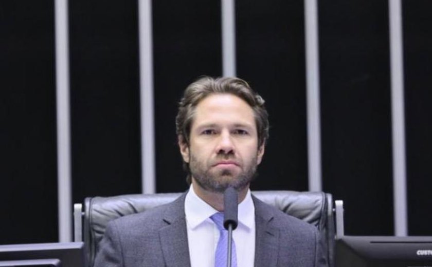 Pedro Vilela ressalta aprovação de PL que retoma obras de creches e escolas
