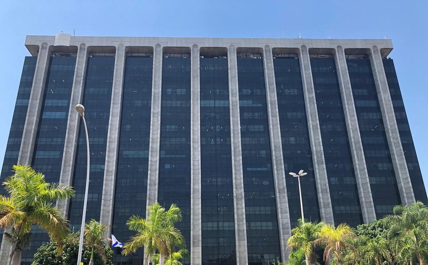 Prefeitura do Rio termina remoção de escombros de prédio que desabou