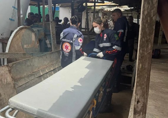 Dupla é alvo de atentado na Feira da Troca em Arapiraca