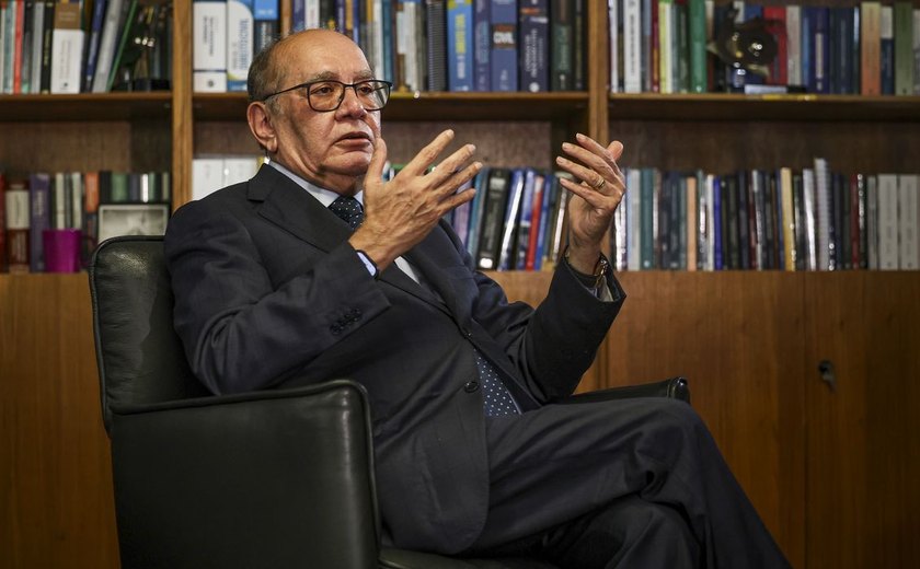 Gilmar Mendes suspende julgamento de Collor e leva caso a plenário