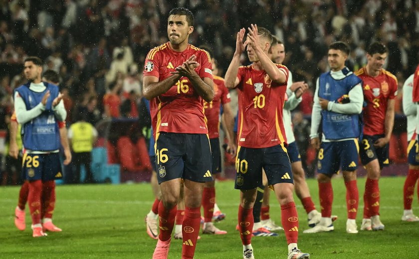 Espanha leva susto, mas vira sobre azarão e vai enfrentar a Alemanha nas quartas da Eurocopa
