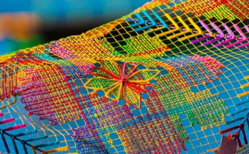 Tradição, bordado Filé faz parte da vida dos artesãos do Pontal da Barra
