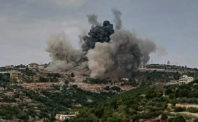 Ataque de Israel bloqueia principal ligação entre Líbano e Síria, rota usada por pessoas que tentam fugir da guerra
