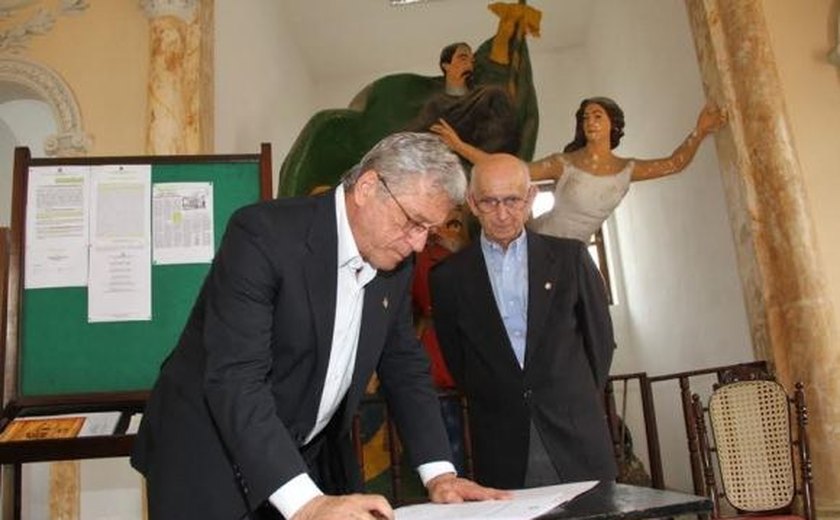 Governador entrega antigo prédio da Perseverança para o IHGAL