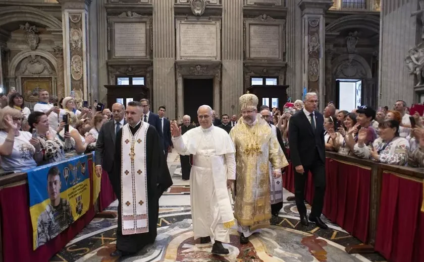 Papa recebe ucranianos e se solidariza com país 'martirizado'