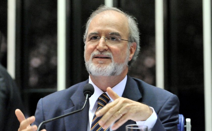 MP pede &#8216;prisão imediata&#8217; de Azeredo, ex-presidente do PSDB