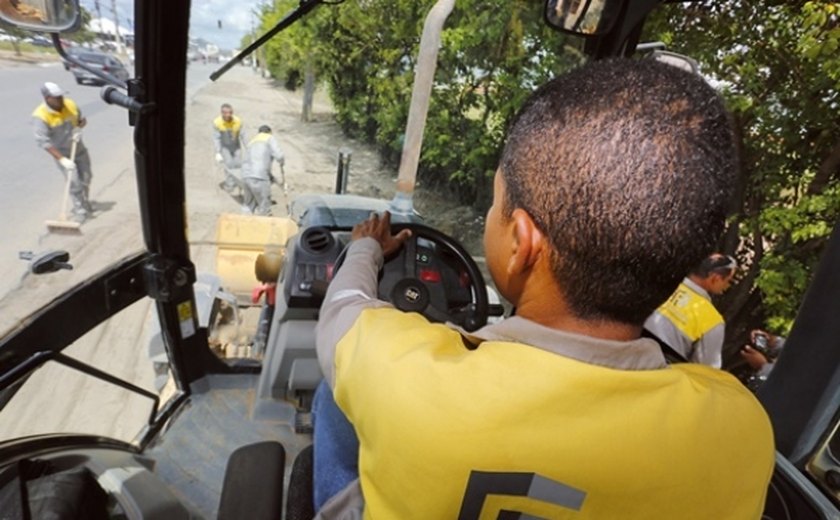 Governo dá início à recuperação da rodovia AL-105 no Benedito Bentes