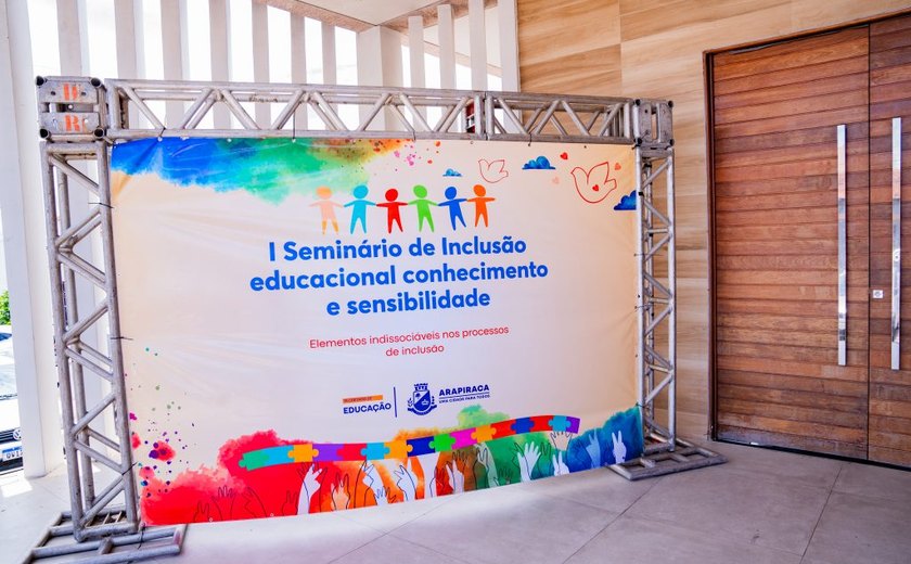 Durante seminário, prefeito Luciano destaca a importância dos professores no processo de acolhimento e inclusão social