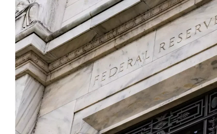 Fed diz em comunicado que houve falta de progresso na inflação nos últimos meses