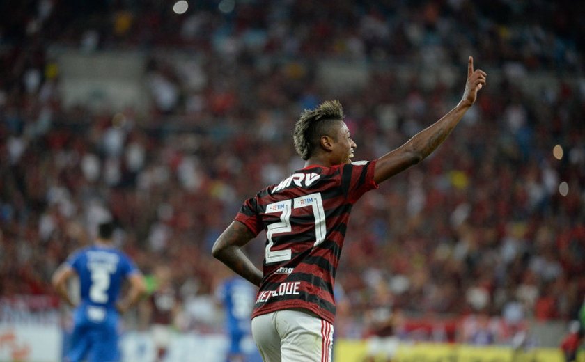 Em show de Bruno Henrique e despedida de Juan, Flamengo bate o Cruzeiro por 3 a 1