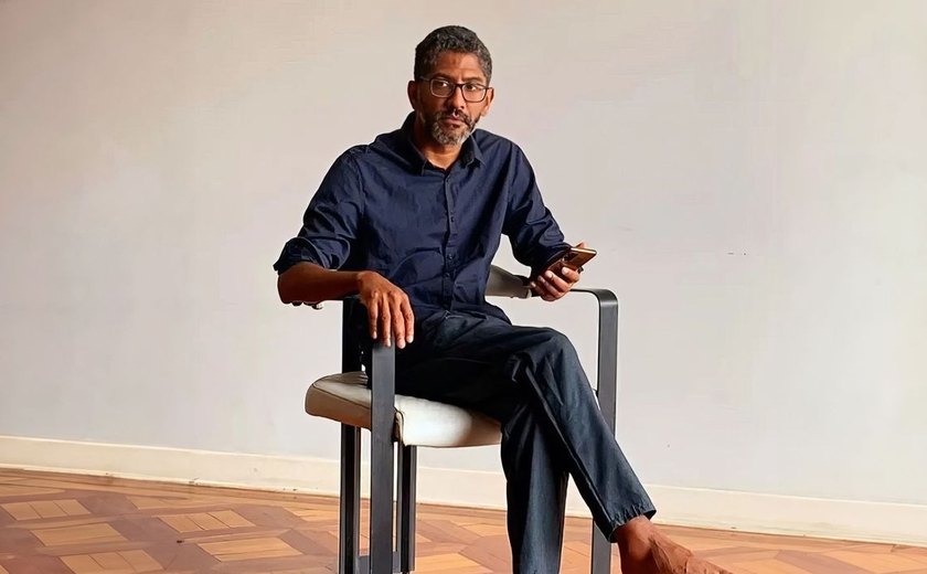 Jeferson Tenório defende papel da literatura como direito humano